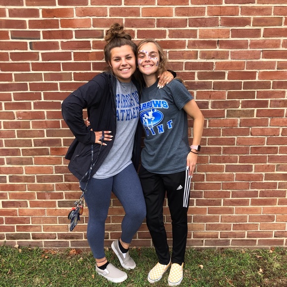 Meet your Posher, Emily - Picture 1 of 1